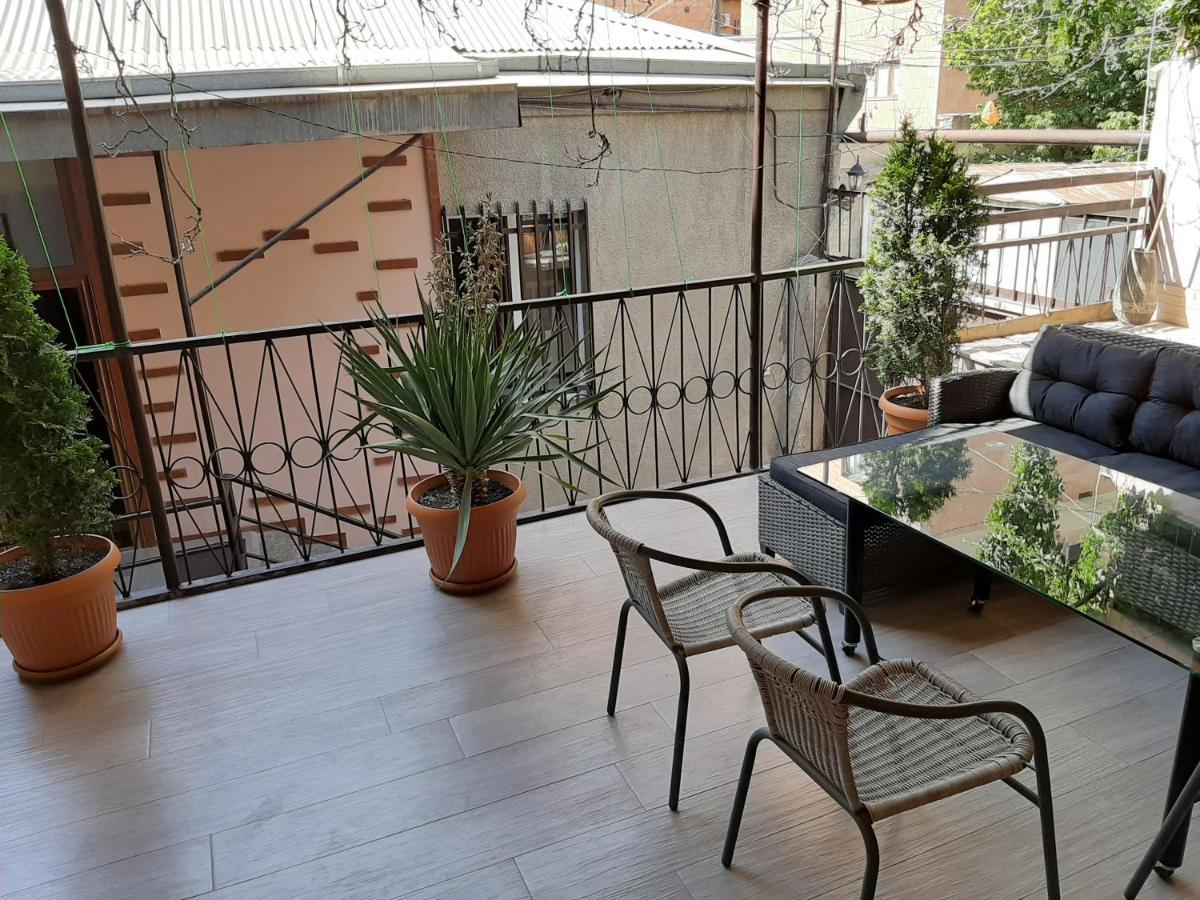 יירבאן Shara Talyan Guest House & Tours מראה חיצוני תמונה