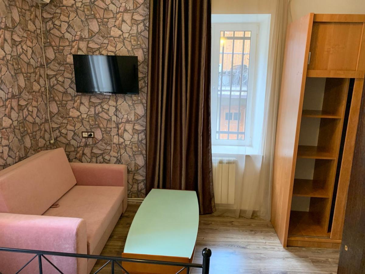 יירבאן Shara Talyan Guest House & Tours מראה חיצוני תמונה
