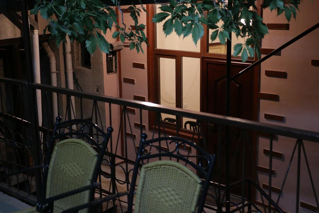 יירבאן Shara Talyan Guest House & Tours מראה חיצוני תמונה